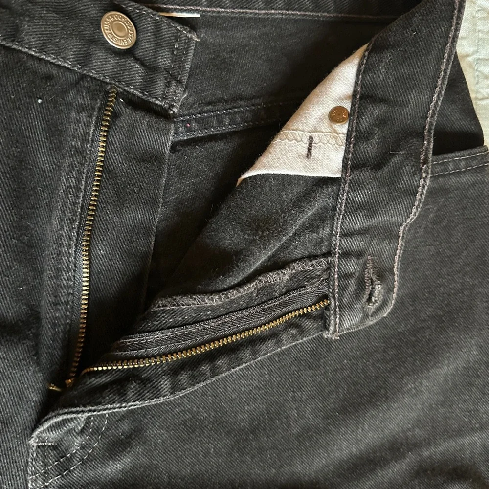 Vintage Levi’s 550 Cut Off Bermuda Shorts - Picture 4 of 4